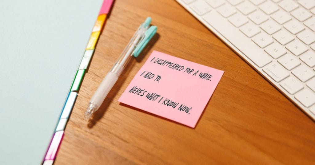 Sticky note with hook framework - Image by Frank Van Hulst